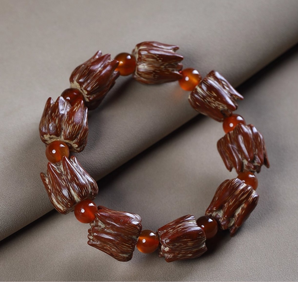 Bloody Lotus Bodhi Bracelet/Handheld - Image 3